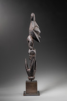 Figural suspension hook "samban", Papua New Guinea - Lower Sepik, Size: H: 54 cm (H: 21.3 inch), ID: 3053727 - 3/5
