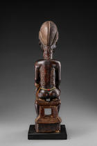 Figure masculine assise "asie usu", Côte d'Ivoire, Baoulé, Taille: H: 46,5 cm (H: 18.3 inch), ID: 3053648 - 4/5