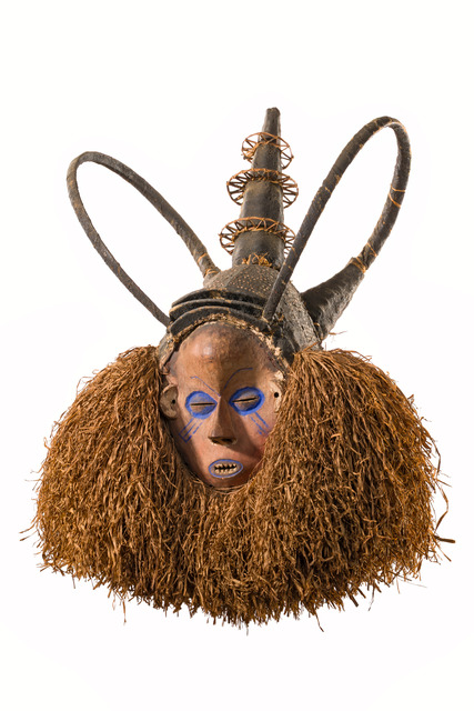 Initiation mask "ndeemba" of the "n-khanda" society, D. R. Congo, Yaka, Size: H: 50 cm (without cuff) (H: 19.7 inch (without cuff)), ID: 3053690