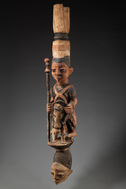 Verandapfosten mit Reiterfigur, von Agonbiofe Adeshina, Nigeria, Yoruba, Region Ekiti, Dorf Efon-Alaye, Größe: H: 129 cm (H: 50.8 inch), ID: 3053734 - 5/5