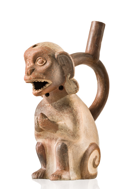 Gabelhalsgefäß: Sitzender Affe, Moche IV, Frühe Zwischenperiode, ca. 400 – 600 n.Chr., Peru, Moche, Größe: H: 26 cm (H: 10.2 inch), ID: 3053741