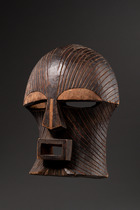 Maske "kifwebe", weiblicher Typus "kikashi", D. R. Kongo, Songe, Größe: H: 29 cm (H: 11.4 inch), ID: 3053706 - 2/5