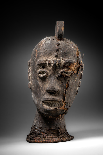 Anthropomorphic dance crest, Nigeria, Ekoi, Size: H: 29 cm (H: 11.4 inch), ID: 3053703