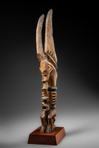 Early shrine figure "ikenga", Nigeria, Igbo, Size: H: 42 cm (H: 16.5 inch), ID: 3053769 - 3/4